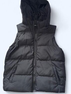 SHEIN Black Quilted Hooded Puffer Vest